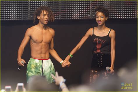 Jaden Smith Strips Off His Shirt On Stage Photo 834616 Photo