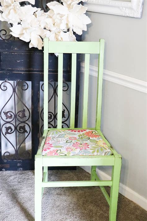 Easy Diy Upholstery On The Kitchen Chairs Re Fabbed