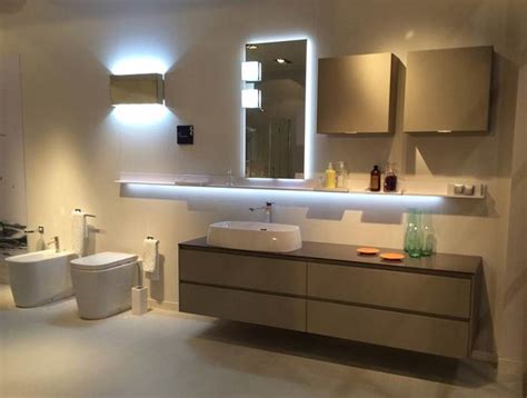 Consegna a partire da 6€. Quale illuminazione adottare in bagno