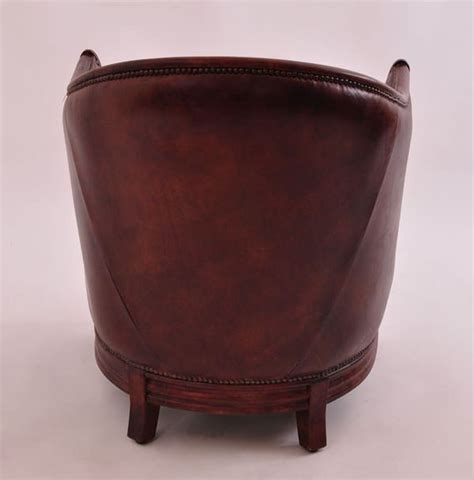 Er ist aus leder und hat kleine macken (siehe foto). Cork | Vintage Ledermöbel & Retro Möbel Vintage-Line