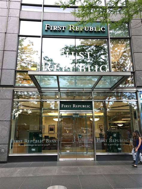 First Republic Bank 10 Columbus Cir New York Ny 10019 Usa