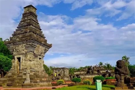 Melihat Candi Penataran Blitar Candi Hindu Terbesar Di Jawa Timur