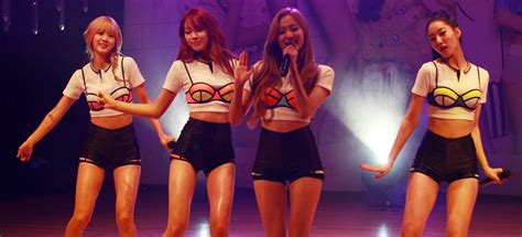 Bestie Concept και Showcase φωτογραφίες του Excuse Me Love Emotion