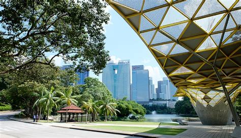 Formerly known as lake gardens or taman tasik perdana, the perdana botanical garden is nestled in the heritage park of the city of kuala lumpur. Perdana Botanical Garden in Kuala Lumpur | The Vacation ...