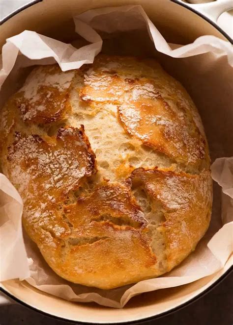 A simple homemade artisan bread recipe that is fool proof! World's Easiest Yeast Bread recipe - Artisan, NO KNEAD ...