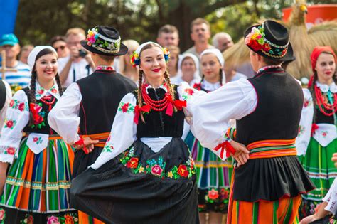 Folk Dancing Group In Poland Jigsaw Puzzle In People Puzzles On