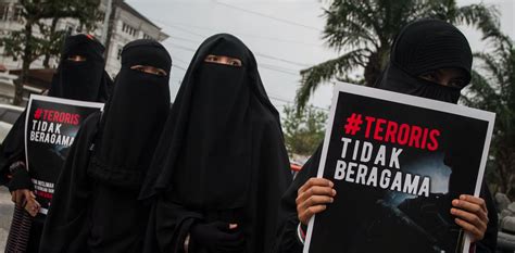 Riset Ungkap 3 Hal Baru Tentang Perempuan Muda Bercadar Di Indonesia