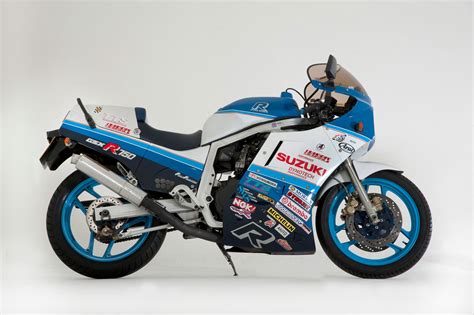 Kit joint spi de fourche + cache poussière suzuki gsxr 750 1985 à 1987 mixa0nzze4izkge9gn. Suzuki GSX-R750 - The National Motor Museum Trust