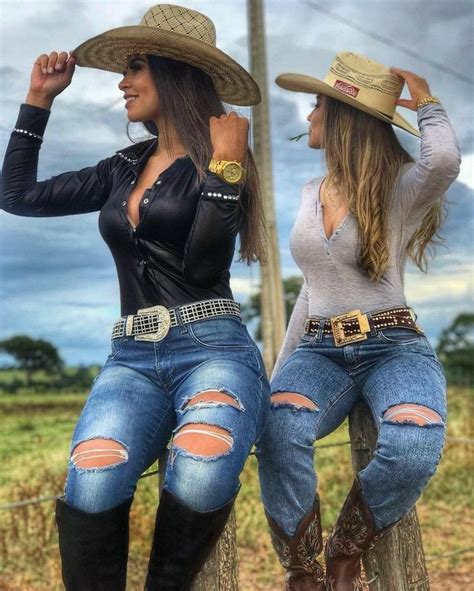 Pin By Alexis Limas On Womens Outfits In 2021 Country Girls Outfits Rodeo Outfits Cowgirl