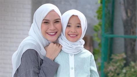 Mereka semua akan sujud kepada beliau karena beliau. Beda dengan Adiknya, Begini Pesan Sybil ke Zaskia Adya ...