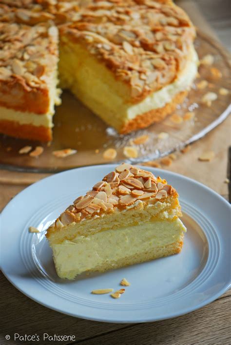 Bienenstich Mit Biskuitboden Und Paradiescreme