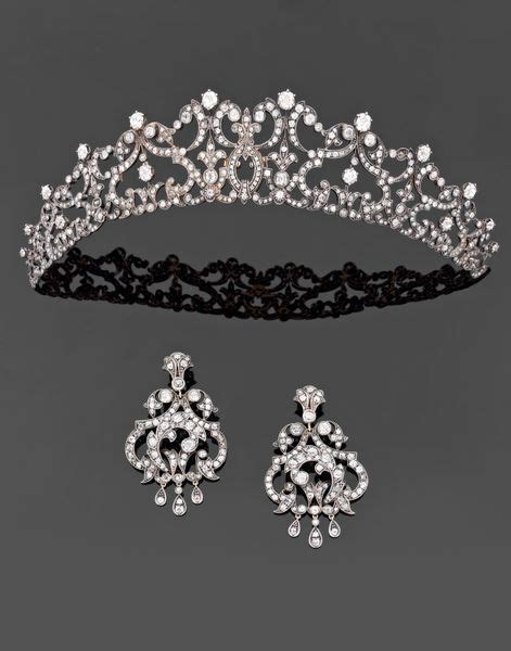 Do You Have A Dream Tiara Royal Jewelry Beautiful Jewelry Diamond