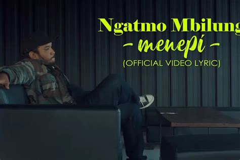 Lirik Lagu Menepi Ngatmombilung Mencintai Dalam Sepi Dan Rasa