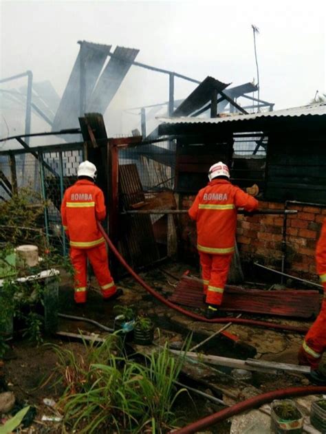 Sedia ada dari tuan rumah, bench kayu : Mangsa Kebakaran Terima RM10,000 Bina Rumah Baharu - MYNEWSHUB