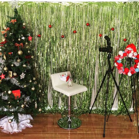 Diy Christmas Photo Booth Backdrop Christmas Photo Booth Backdrop