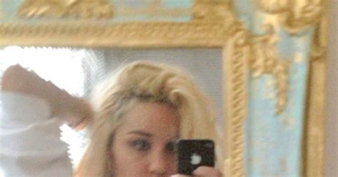 See All Of Amanda Bynes Selfie Pics E Online Ca