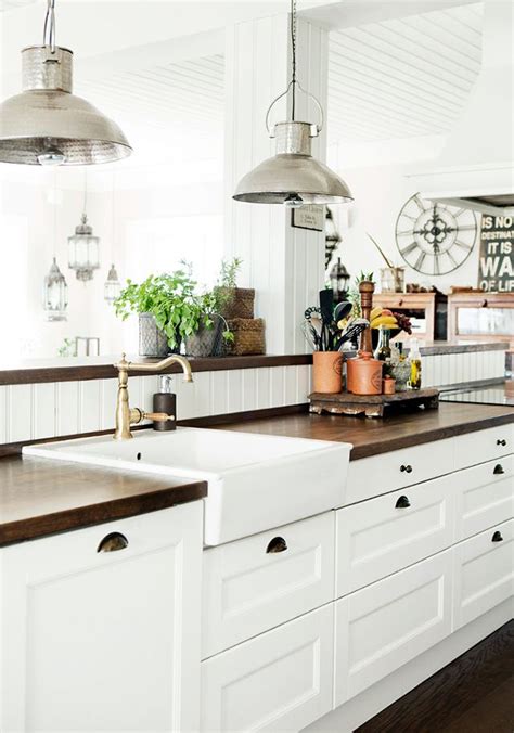 In this video, i share my counter cleaning secrets with you and some good general care tips! Style & Organization For Your Kitchen Counters | ConfettiStyle