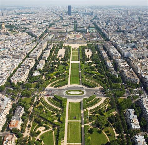 Picture Of The Day The Champ De Mars In Paris Twistedsifter