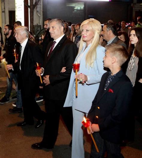 Διαθεσιμότητα νέες κυκλοφορίες πωλήσεις 12μήνου. Μαρίνα και Γιώργος Πατούλης: Το Πάσχα τους στο Μαρούσι! pics