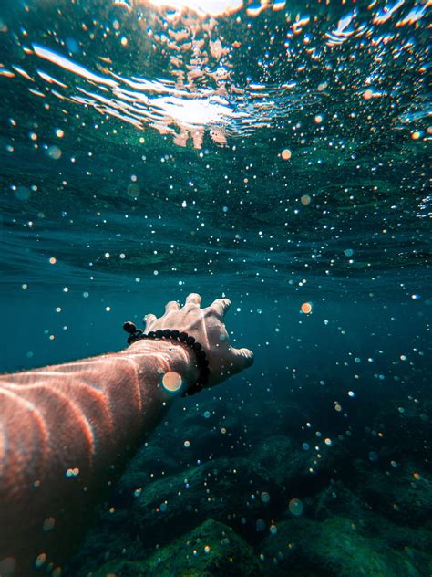 Underwater Swimming Hand Others Hd Phone Wallpaper Peakpx