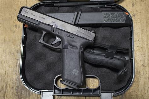 Glock 17 Gen5 9mm Police Trade In Pistol With Night Sights Good