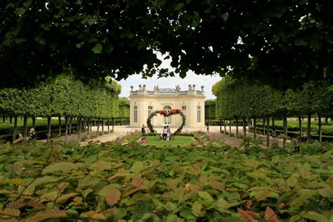 In accordance with government instructions, the château de versailles and its gardens, the domaine de trianon are closed. TravelPhotographies: Versailles: petit Trianon