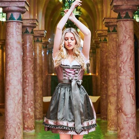 Die em geht in ihren dritten spieltag. Das bezaubernde Dirndl Cassiopeia #dressedinkrüger # ...