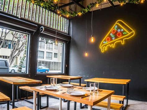Ginos East La Pizza Estilo Chicago Abre Una Sucursal En La Del Valle
