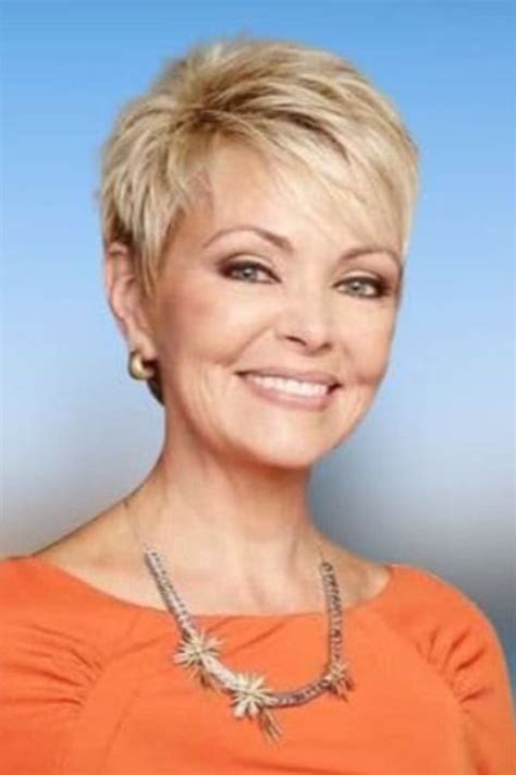 14 Glory Chic Short Hairstyles From Fine Hair For Women Over 55