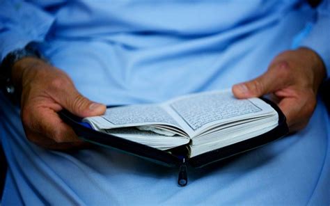 Menghafal al quran memang tidak semudah menghafal sebuah buku pelajaran. Pahala Orang yang Menghafal al-Quran | Konsultasi Agama ...