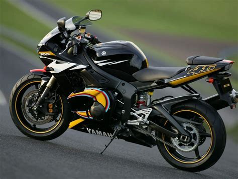 Yamaha research shared during the r6's presentation revealed that annual track miles for the 600cc supersport class have gone up 42% from 2004 to 2006; YAMAHA YZF-600 R6 Rossi "R46" specs - 2005, 2006 ...