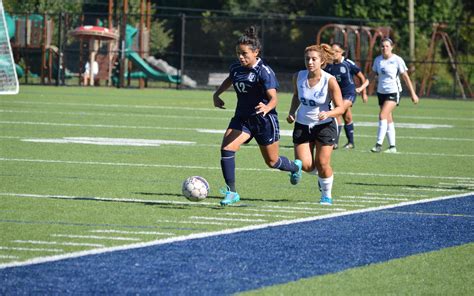 This man is 5 feet 6 inches, which equals 1 m 67 cm. Selena Gomez - Women's Soccer - Dalton State College Athletics