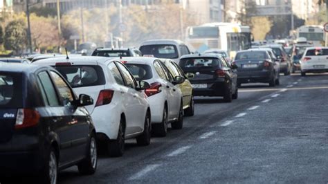 Η 24ωρη απεργία σε μετρό, ησαπ, τρόλεϊ και τραμ φέρνει αδιανόητη κίνηση στους δρόμους της αθήνας και των. Κίνηση στους δρόμους: Δείτε Live πού έχει μποτιλιάρισμα