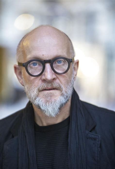 Christensen er kanskje først og fremst kjent som romanforfatter. Lars Saabye Christensen | forfatterweb