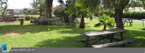 Anchor lodge's backpacker facilities offers dorm or private rooms with a full kitchen and lounge bar to relax and socialise in. Tui Lodge in Coromandel Town - BBH NZ, world traveller ...