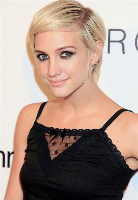 Ashlee simpson talks first kiss, first tattoo: 60 Hottest Celebrity Short Haircuts for 2019 | Styles Weekly