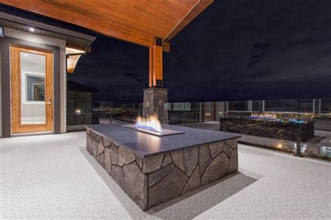 Does a Vinyl Roof Deck Increase Resale Value?