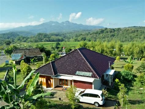 Dreamplan menyediakan beragam template yang bisa digunakan. rumah di lereng gunung | MultiDesain Arsitek