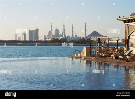 United Arab Emirates Shangri La Hotel Abu Dhabi View Of Shaikh Zayed