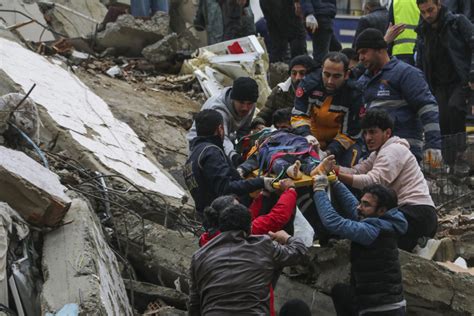 Centinaia Di Morti Per Il Terremoto In Turchia E Siria Il Video
