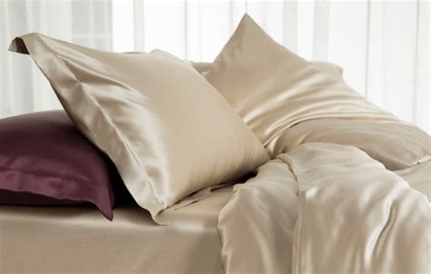 7 Best Silk Pillowcases Brand For Hair And Skin