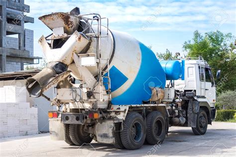 Construction Industrial Concept Cement Mixer Truck With Precast