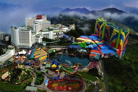 Resort world genting, genting highland resort, 69000, genting highlands, malaysia telefon: First World Hotel, the world largest hotel by room counts ...