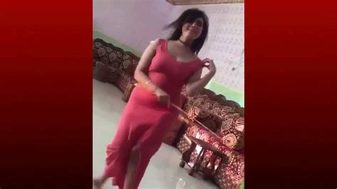 فتاة سعودية ترقص احلى رقص منزلي Youtube