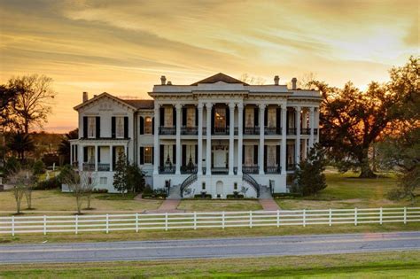22 Reasons Why You Should Never Visit Louisiana Beautiful Places House Styles Visiting