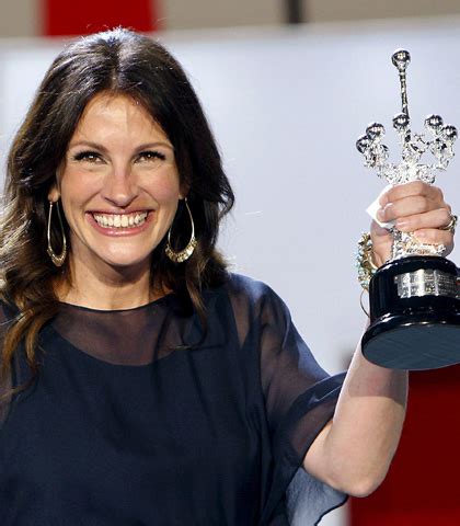 Mangia, prega, ama è un film di genere drammatico del 2010 diretto da ryan murphy con julia roberts e javier bardem. Foto di Julia Roberts | MYmovies