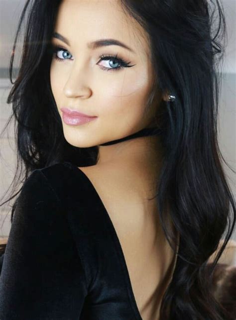 Pin By 🍀lucky🍀 🌺🌻🌷🌸 On Contouring Tips And Makeup Tricks Black Hair Blue Eyes Dark Hair Blue