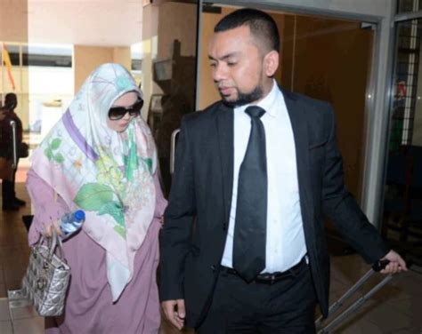A woman with the honorific datin title and her bailor, who is a royal malaysian air force (rmaf) official, failed to turn up at the shah alam high court this morning, according following this, the court fixed march 29 to hear an application for a review of the sentence meted against rozita mohamad ali. Datin Terlepas Dari Hukuman Penjara Selepas Kaw-Kaw Dera ...