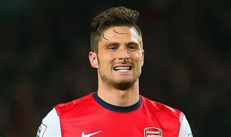 Giroud Furious At Being Substituted By Arsenal Early In First Half Of Chelsea Clash Football