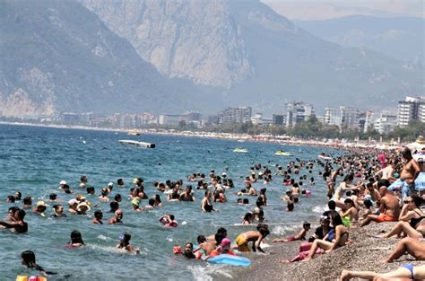 9 günlük tatilde iç piyasaya 3 milyonluk tatilci dopingi Türkiye